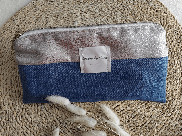 Trousse upcyclée OR