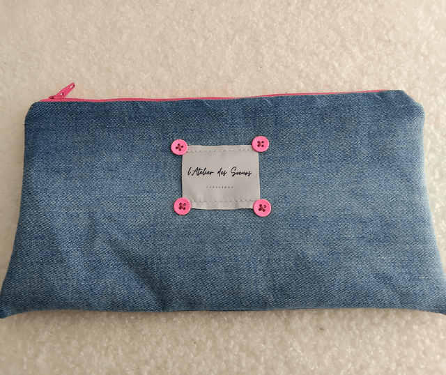Trousse upcyclée BOUTONS ROSE