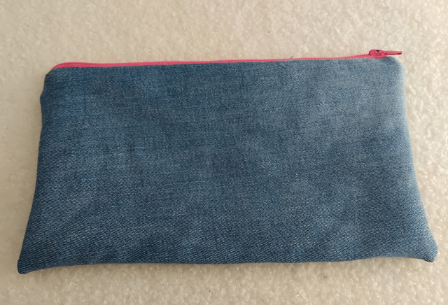 Trousse upcyclée BOUTONS ROSE