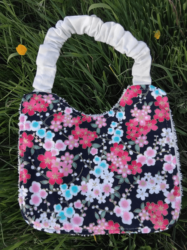 Bavoir bébé FLEURS DE CERISIER