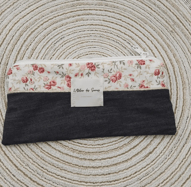 Trousse upcyclée ROMANCE